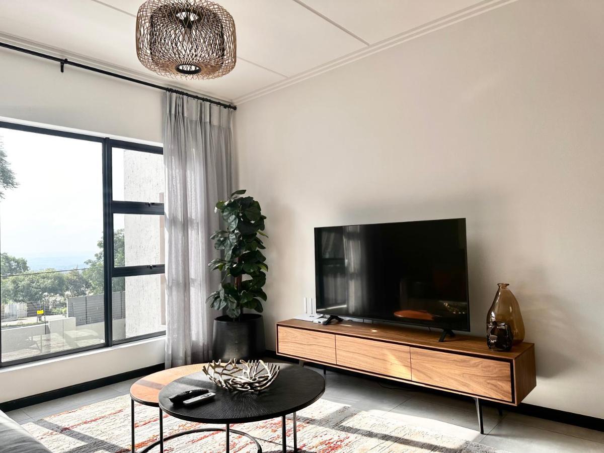 Stylish Executive Apartment With Power Backup 约翰内斯堡 外观 照片
