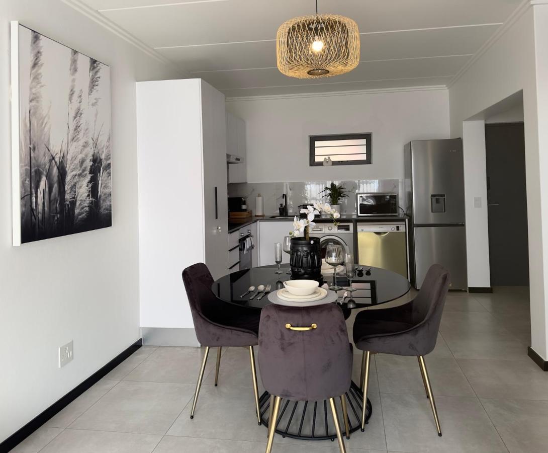 Stylish Executive Apartment With Power Backup 约翰内斯堡 外观 照片