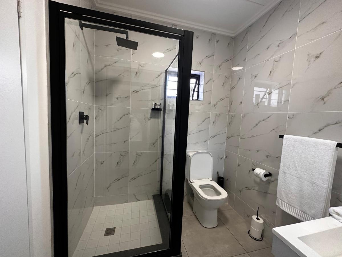 Stylish Executive Apartment With Power Backup 约翰内斯堡 外观 照片