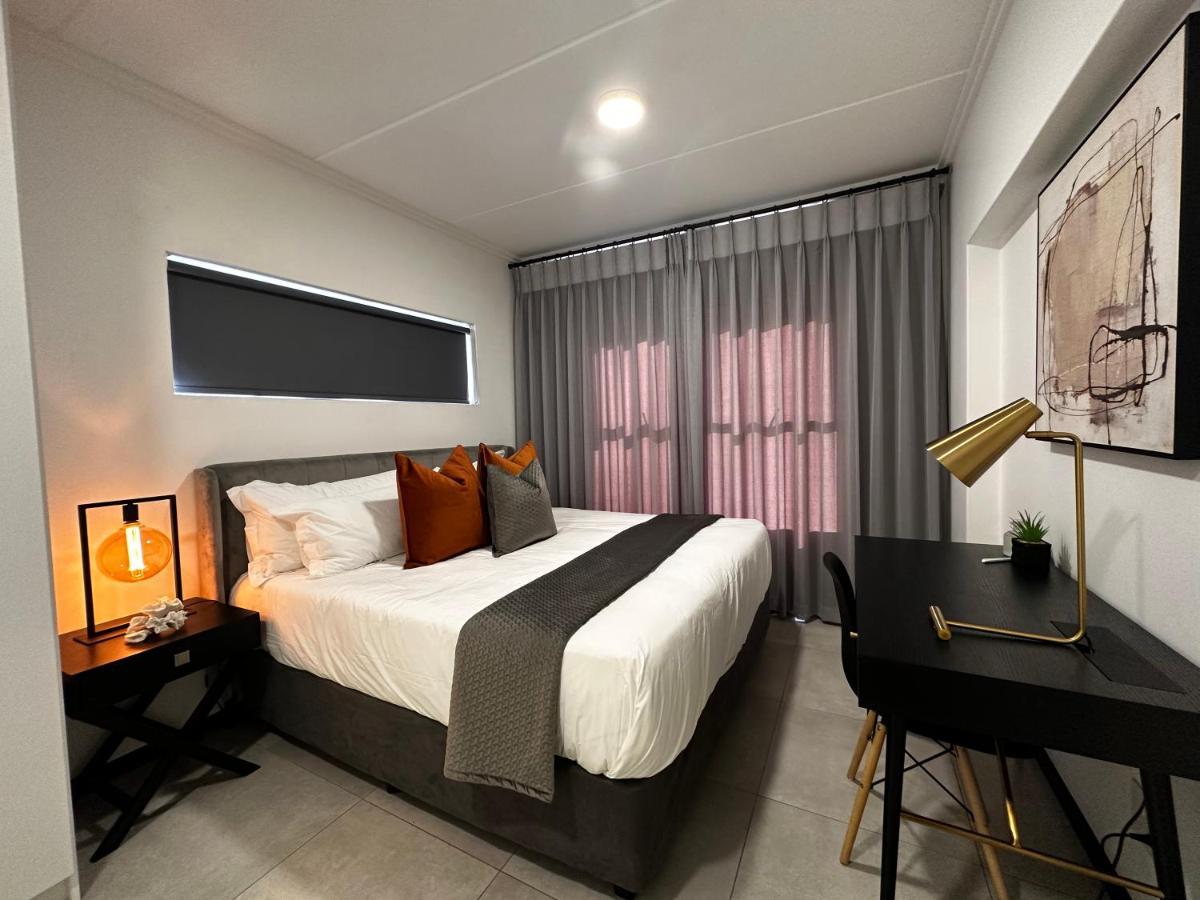 Stylish Executive Apartment With Power Backup 约翰内斯堡 外观 照片