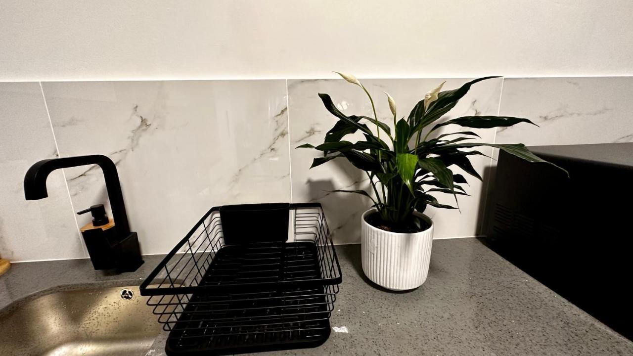 Stylish Executive Apartment With Power Backup 约翰内斯堡 外观 照片